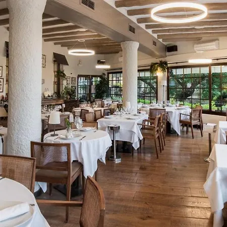 Hotel De La Placa 3*