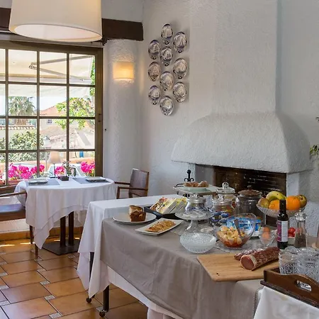 De La Placa Hotel 3*