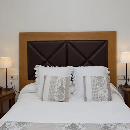 Hotel De La Placa 3*