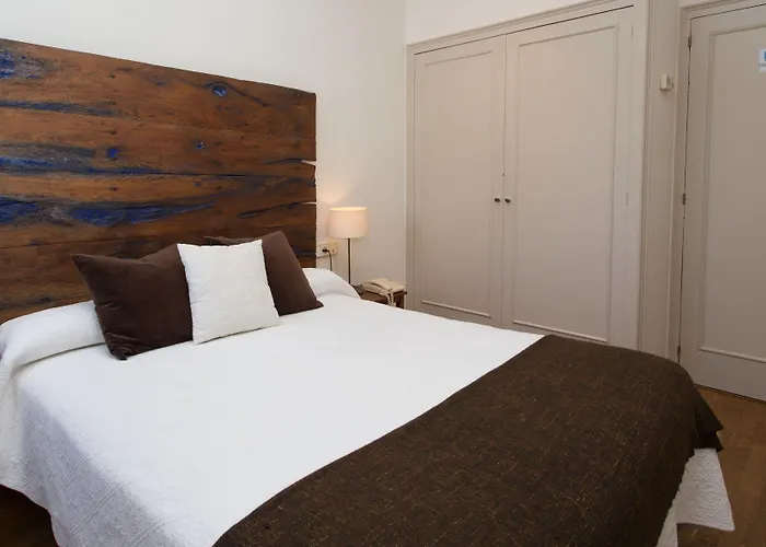 De La Placa Otel