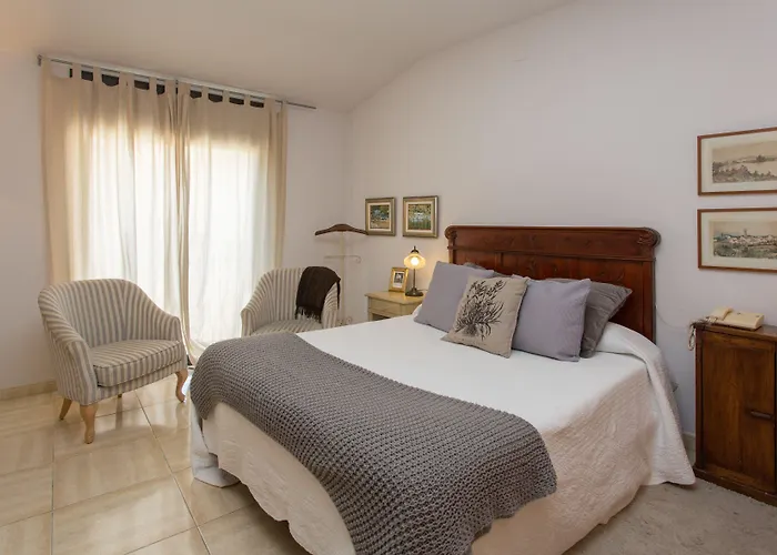 De La Placa Otel 3*