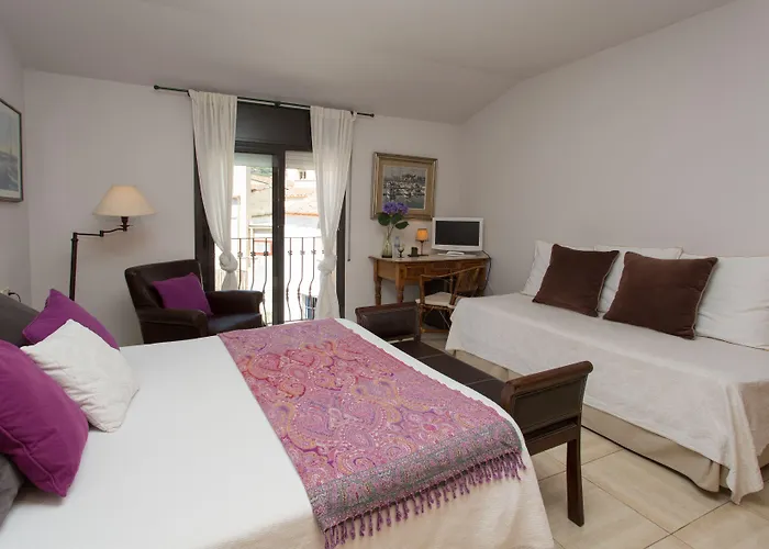 De La Placa Otel Cabrils