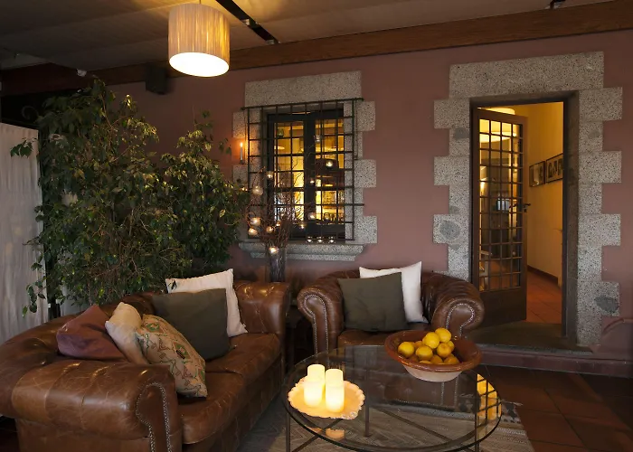 Otel De La Placa 3*